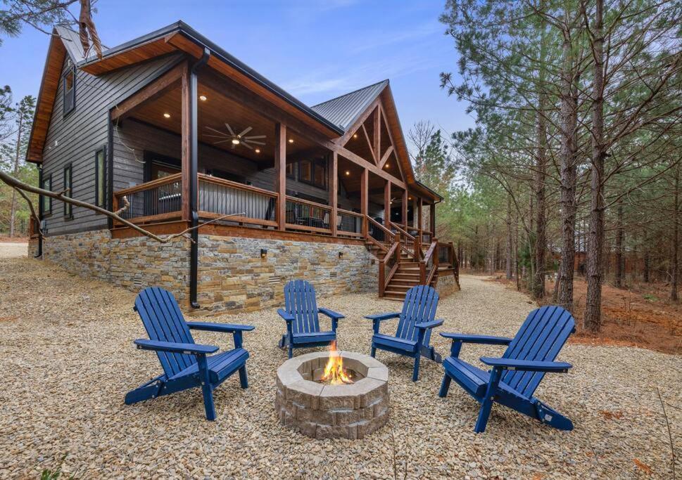 Lone Pine Lodge. Brand New! 2 Bedroom Luxury Cabin. Броукън Боу Екстериор снимка