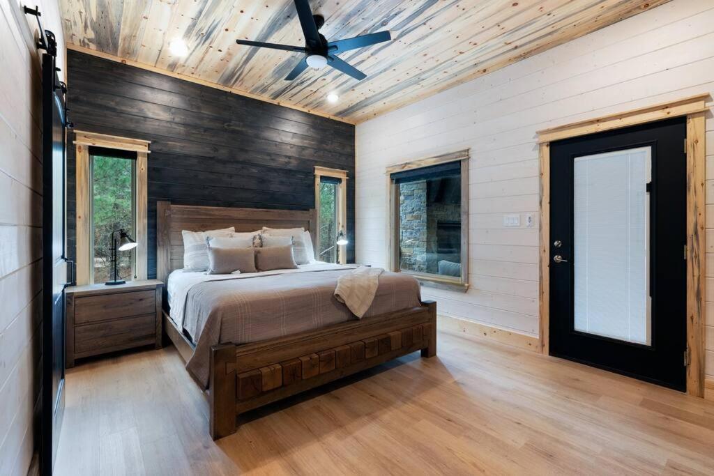 Lone Pine Lodge. Brand New! 2 Bedroom Luxury Cabin. Броукън Боу Екстериор снимка