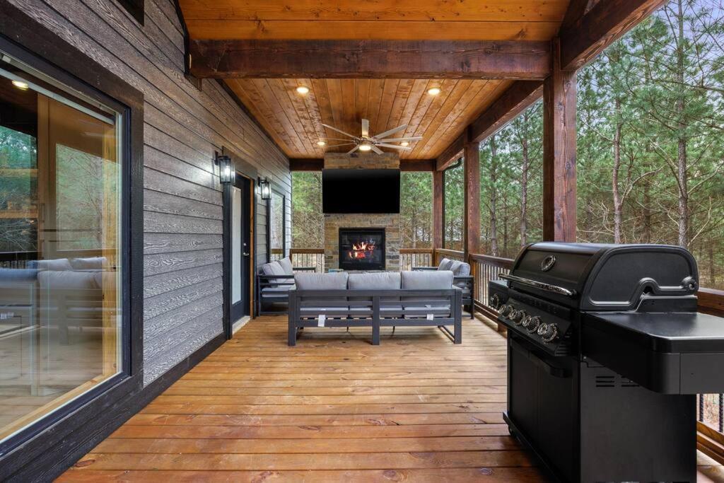 Lone Pine Lodge. Brand New! 2 Bedroom Luxury Cabin. Броукън Боу Екстериор снимка